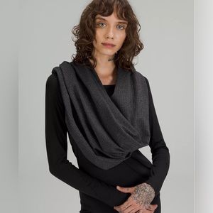 NWOT Lululemon Customizable Snap Scarf